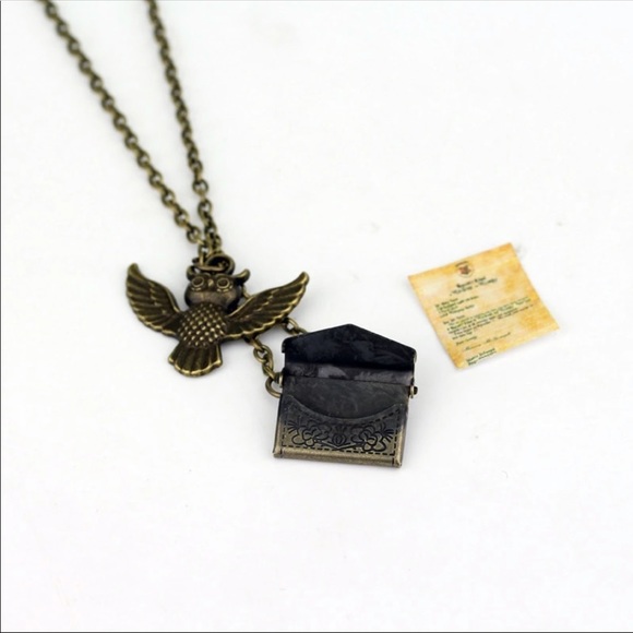 🦉 Harry Potter Hogwarts Mail Necklace - Picture 3 of 8